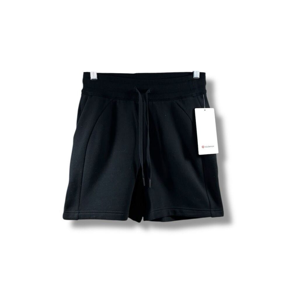 Lululemon NWT Scuba High Rise Short 5” in Black Size 4